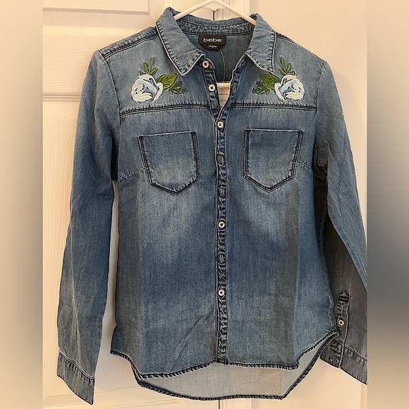 Floral embroidered button up Denim Shirt
Color: SLOWPOKE WASH - Picture 2 of 4